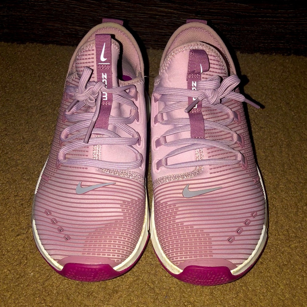 Gently used size 7 two tone purple Nike Zoom